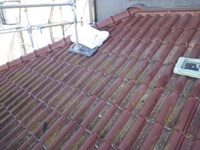 三木市の雨漏りしたセメント瓦の屋根